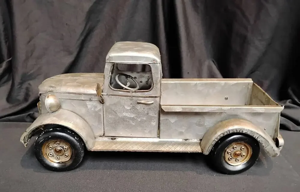1935 Vintage Chevrolet Rustic Steel Pickup Truck StepSide. 13